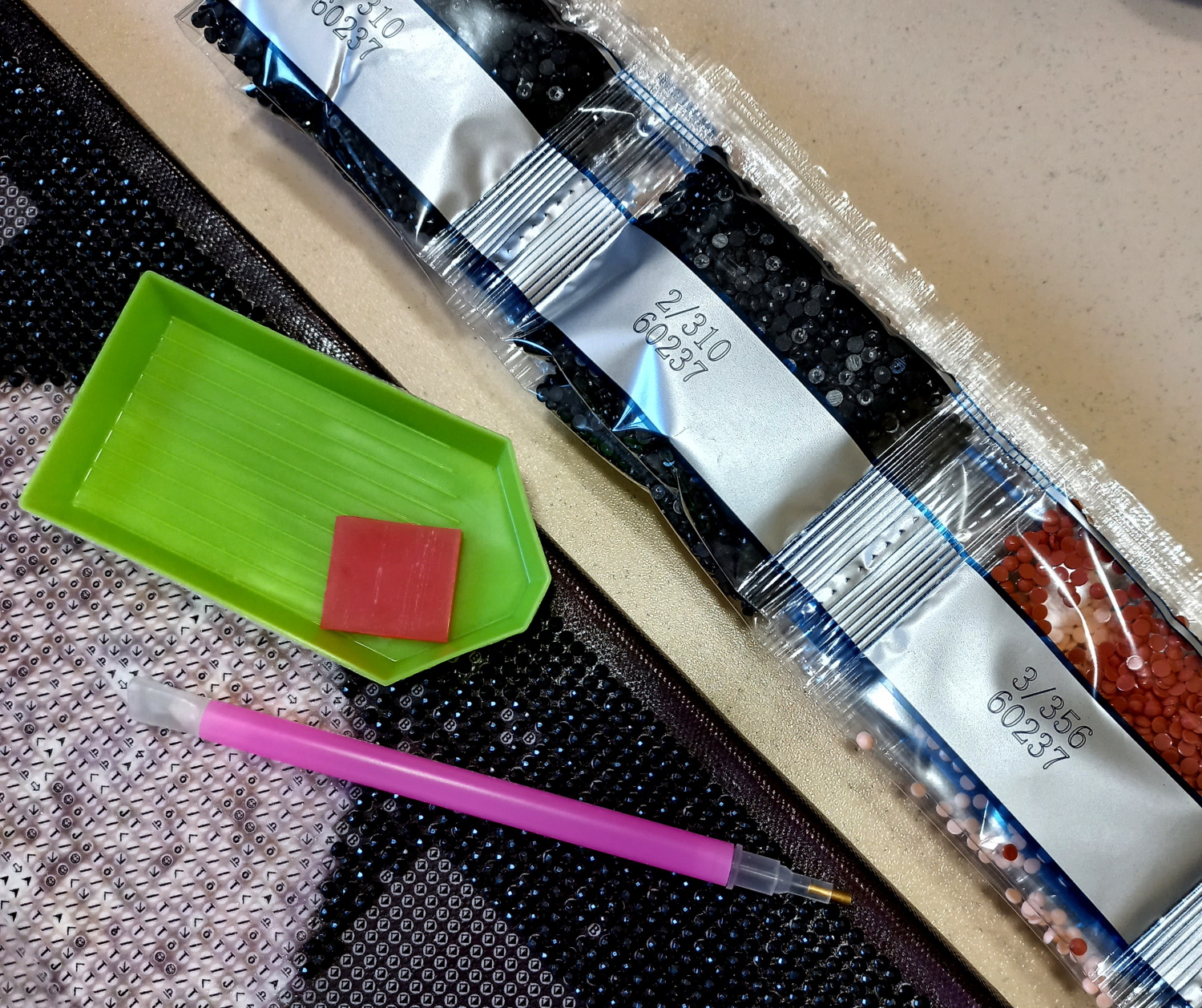 Алмазная мозаика "Музыкальная абстракция", на подрамнике 30*40см, в кор. 31*41*2,5см, ТМ Dreamtoys