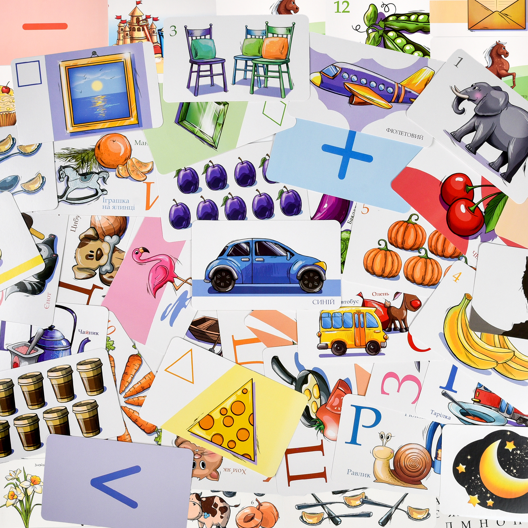 Настільна гра "Розумна валіза. Абетка, цифри, смаки, кольори" розвиваюча укр. мовою, в кор .22*17*4см, ТМ Стратег, Україна