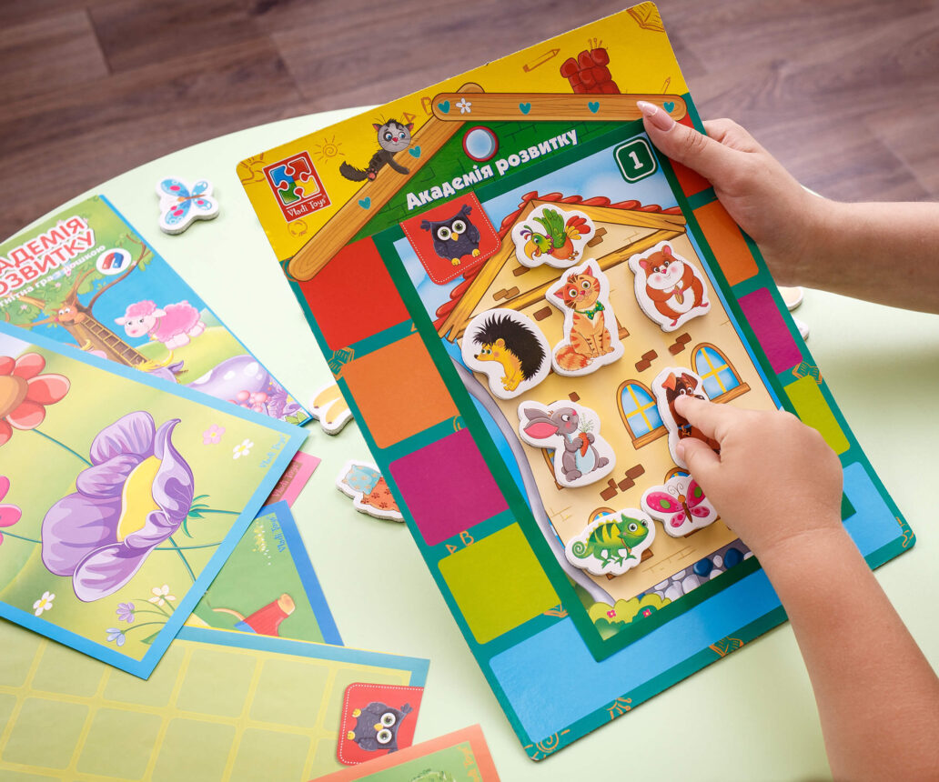 Магнитная игра с доской "Властивості, Ознаки", украинский, в кор. 36*8*27см, ТМ Vladi Toys, Украина